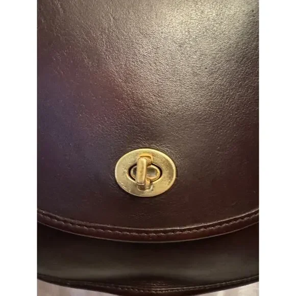 Vintage Coach 9988 Dark Mahogany Crescent Saddle Crossbody Made in / USA - Picture 3 of 14